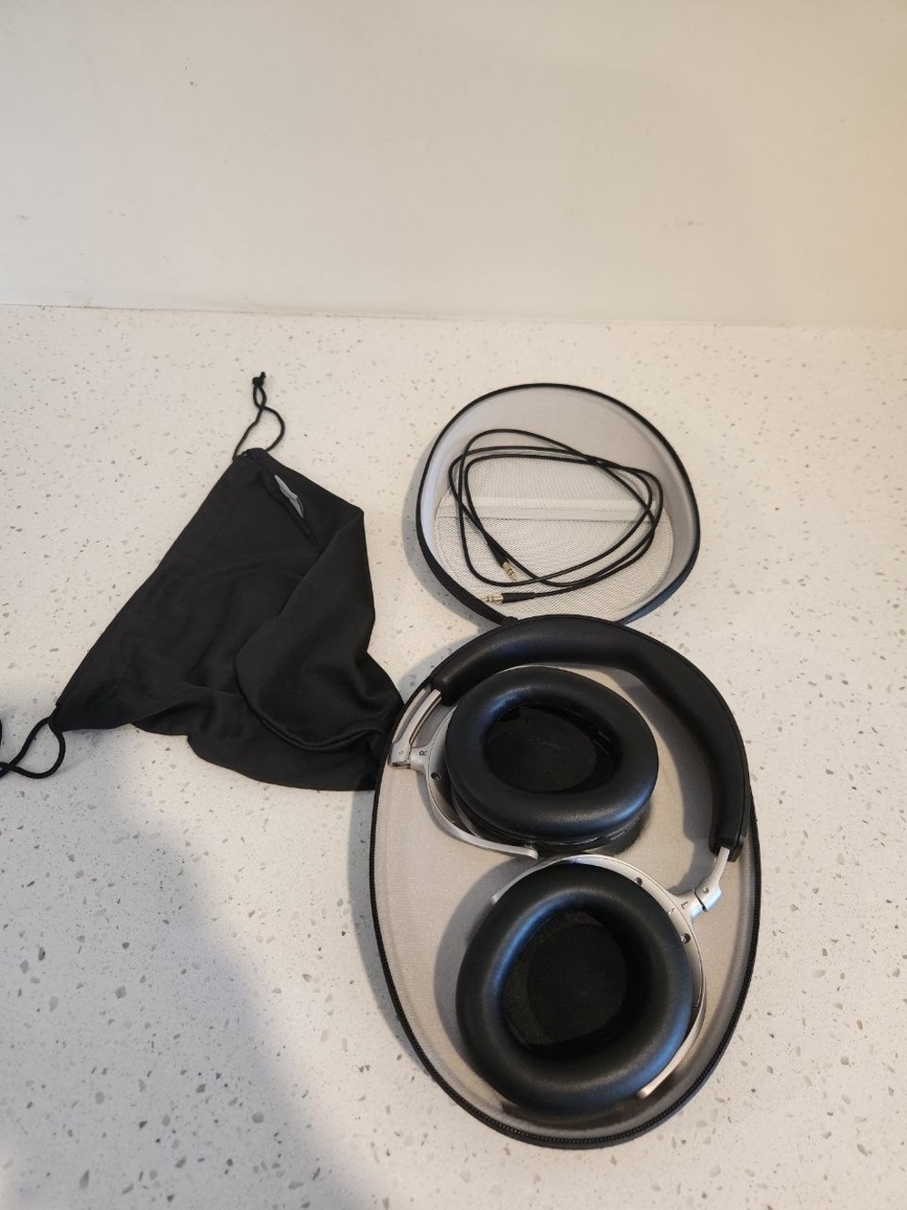 Headphones Beyerdynamic AVENTHO 300